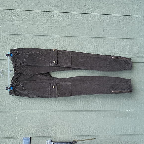 LONDONJEAN Pants & Jumpsuits Nwot London Jean Olive Green Velvet